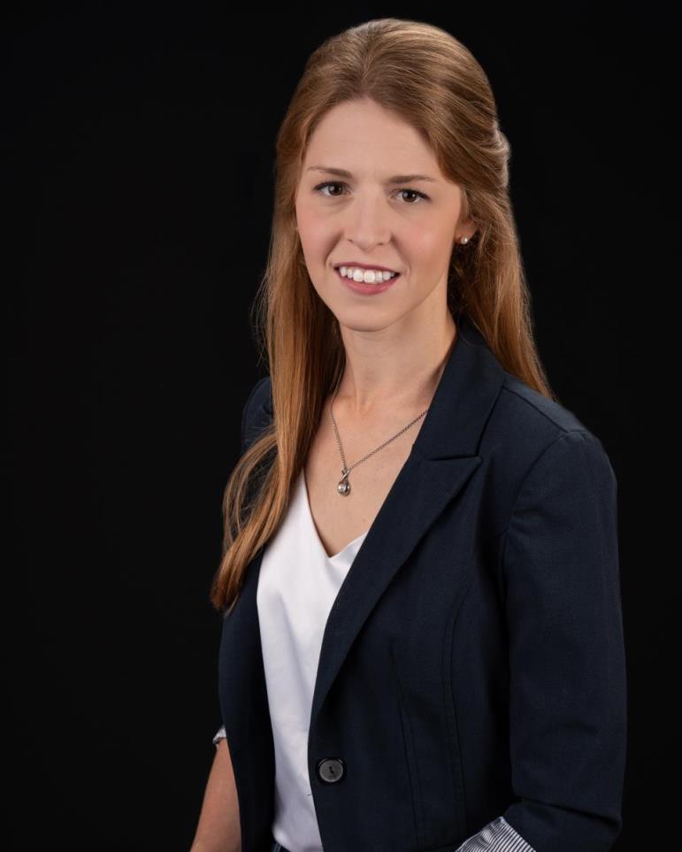 Headshot of Kimberly Holle